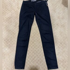 🔴 Black skinny jeans